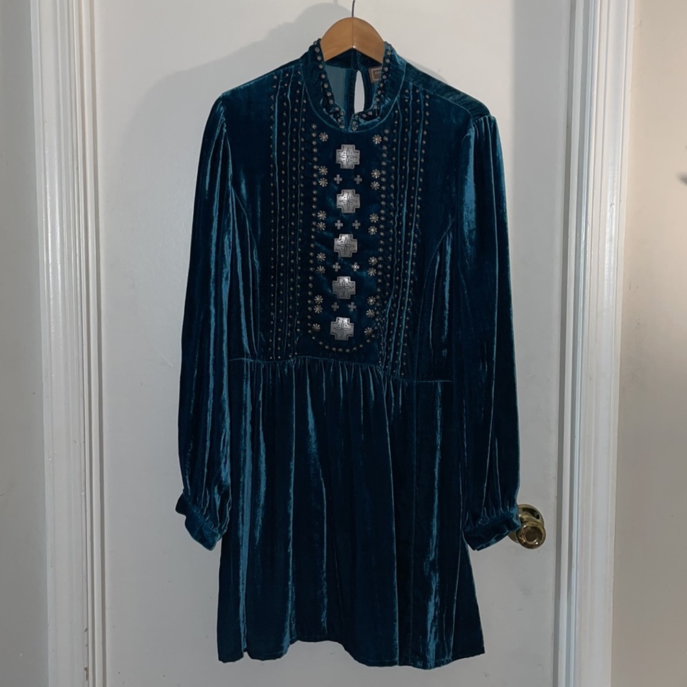🤠 {RARE} Double D Ranch Velvet Dress - Picture 3 of 9